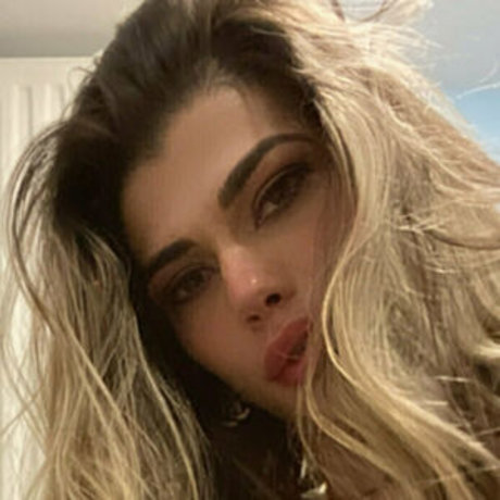 Susy Karolly model high quality img