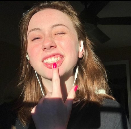 Katiebuggyboo model image