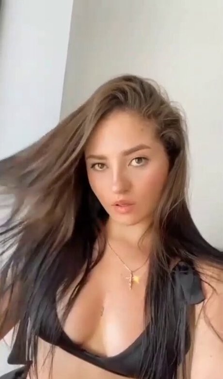 Angie Carmona star top gallery