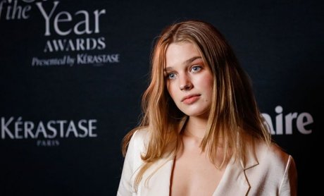 Teagan Croft model high quality photos