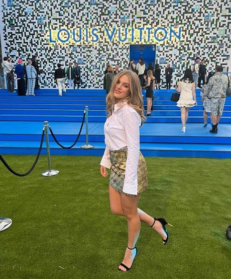 Teagan Croft best model images