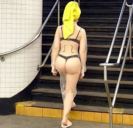 Julia Fox model exclusive photos