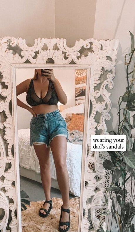 Madison Mclachlan naked actress pics