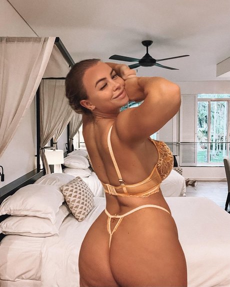 Madison Mclachlan star hot pics