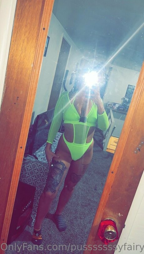 pusssssssyfairyyy sexy model picture