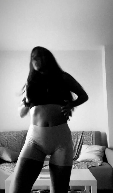 Bea Ortiz erotic model gallery