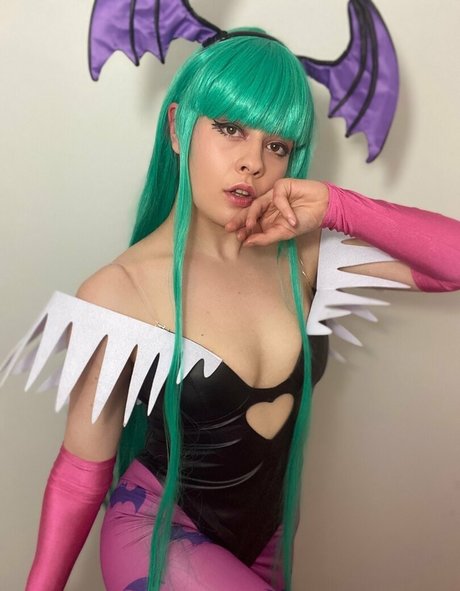 momocoloured top star galleries