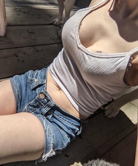 finaru nude star picture