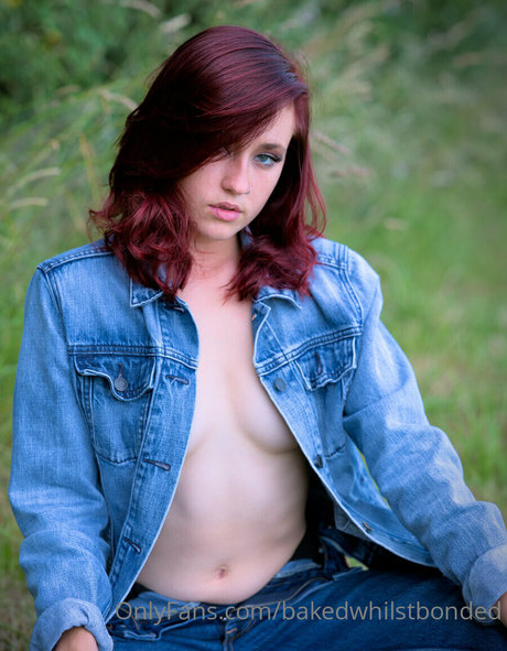 Bakedwhilstbonded pornstar naked archive