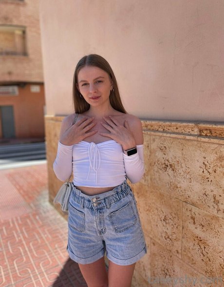 caseyshy model nude pics