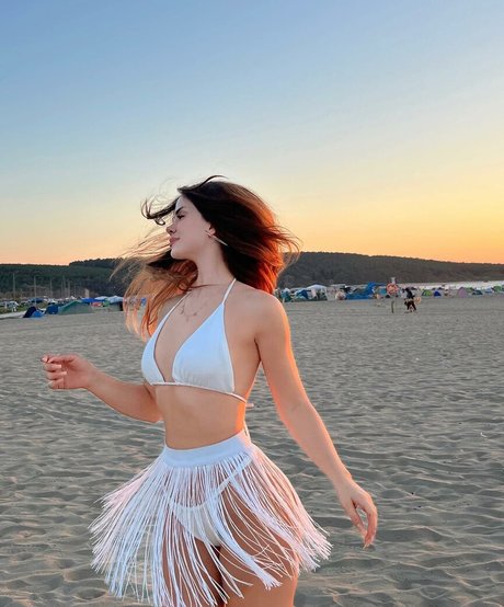 baharkayaar pretty pornstar pictures