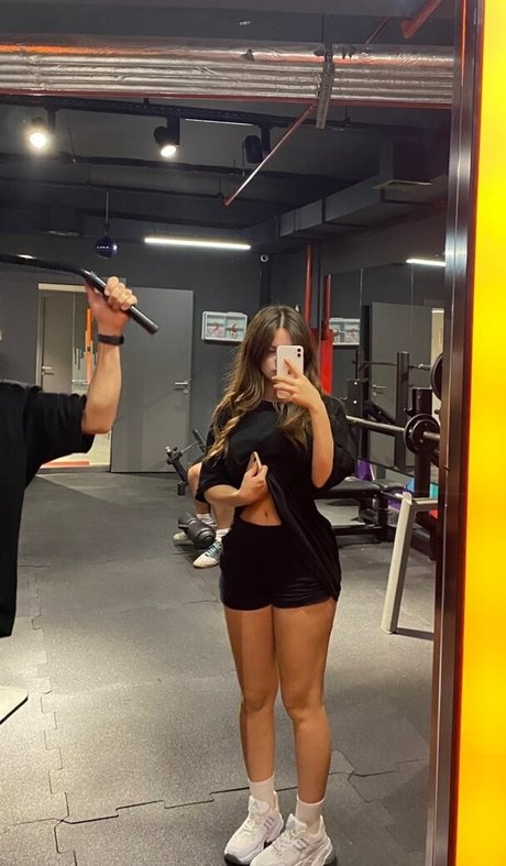 baharkayaar hd model photo