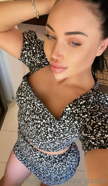 lola dazzle high quality actress pictures