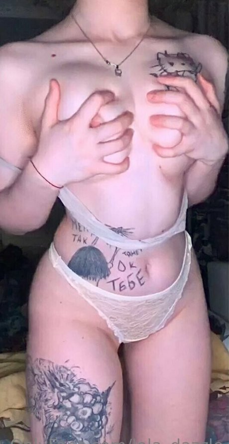 lola dazzle Profile pic