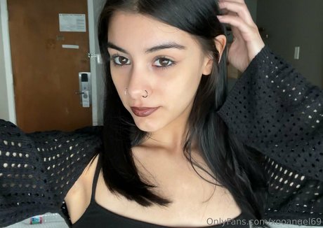 xooangel69 model top image