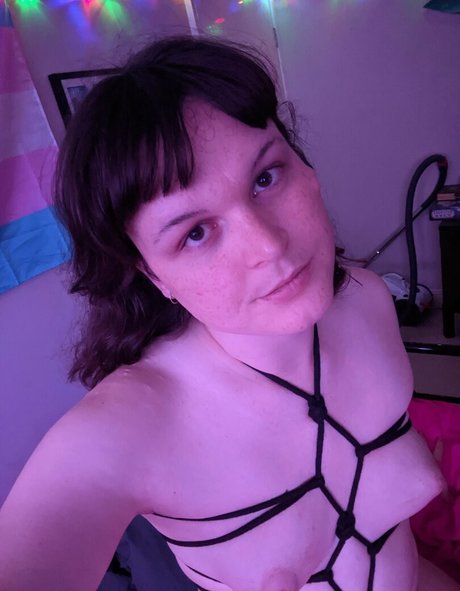 artemislunaaa naked actress photo