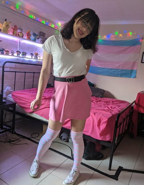 artemislunaaa model sexy pic