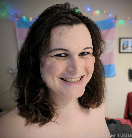 artemislunaaa hot model galleries