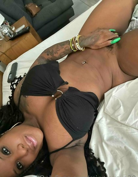 minniexoxo20 star sexy pic