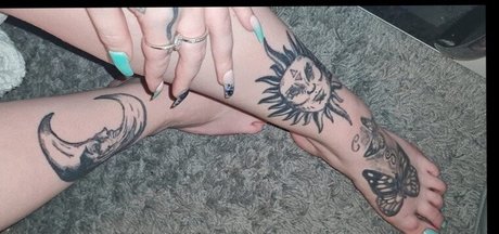 toesandtattsxo erotic pornstar images