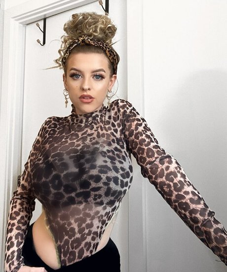 Amber Rose Brightman star art photos