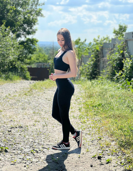 little lisa pornographic actress pictures