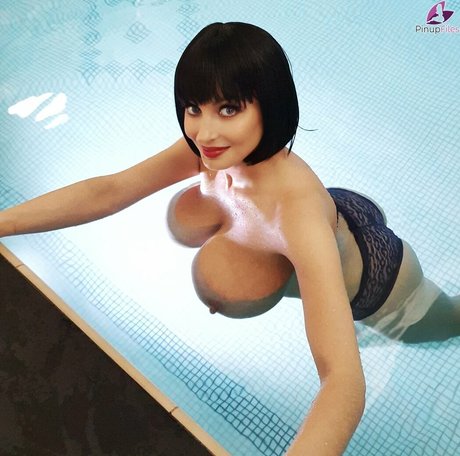 Lisa Bukawski pornstar pretty gallery