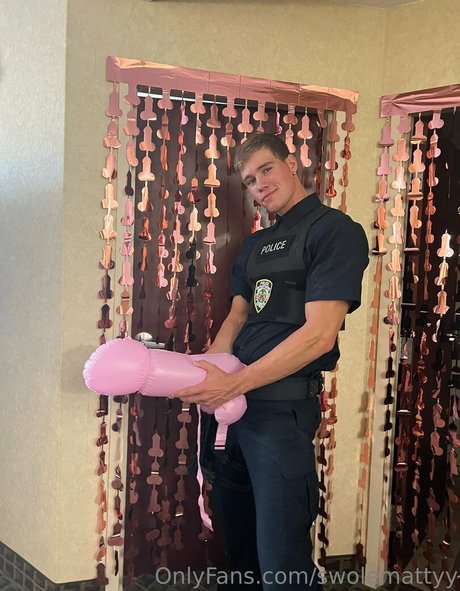 swolemattyy sexy model img