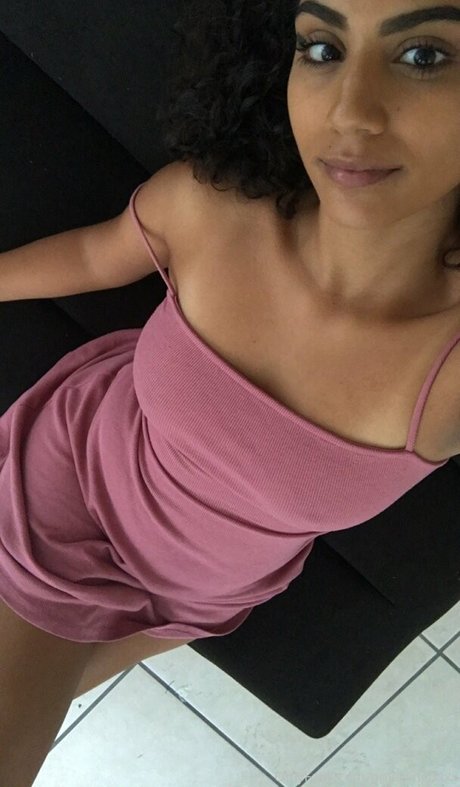 priyasinghxxx model porn photo