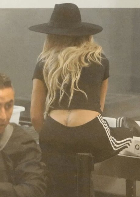 Buttcracks pornstar art photo