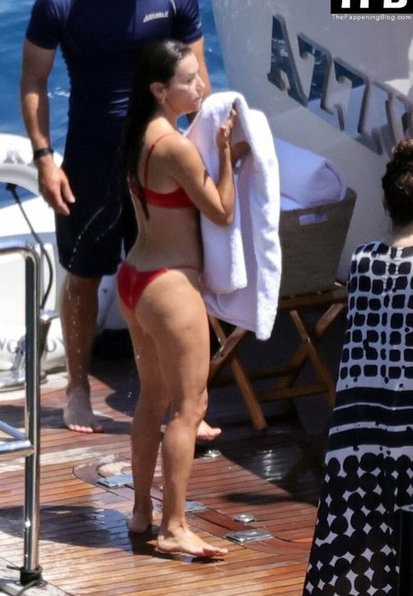 Buttcracks nice actress photos