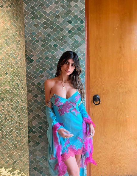 miakhalifa model high quality image