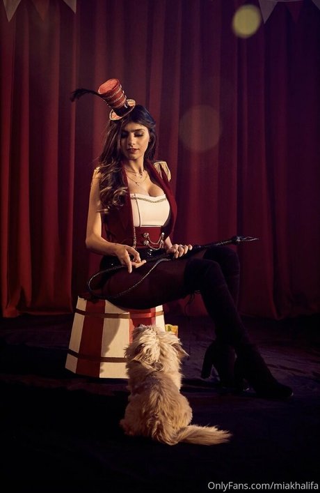 miakhalifa model nude photo
