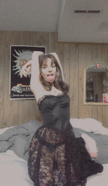 cummysox star naked pic