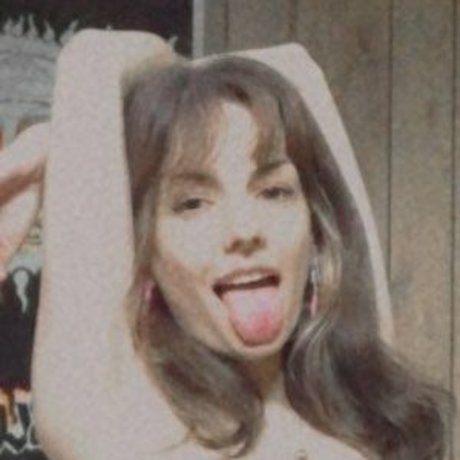 cummysox nude model pic