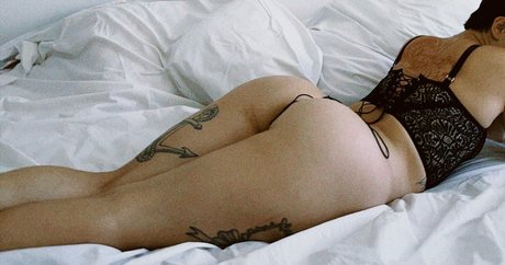 Marceli Cardozo star erotic photos