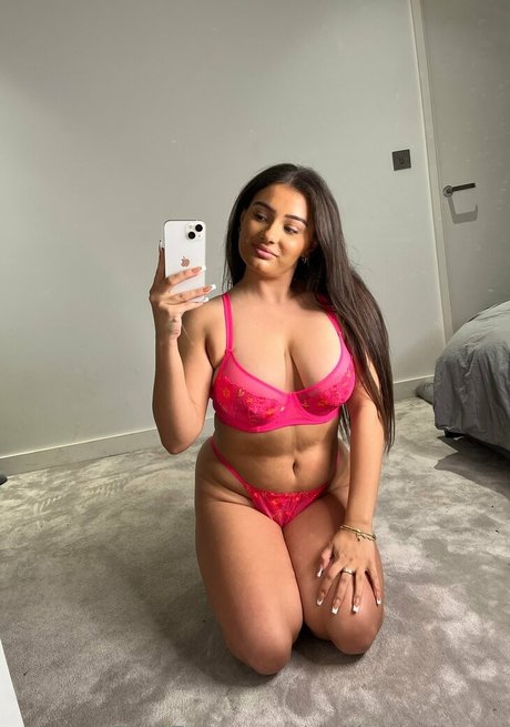 delilahbellerae model erotic picture