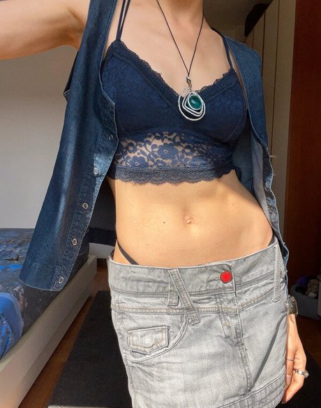 Vinted naked model photos