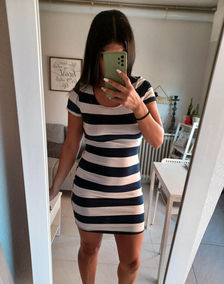 Vinted naked model pics