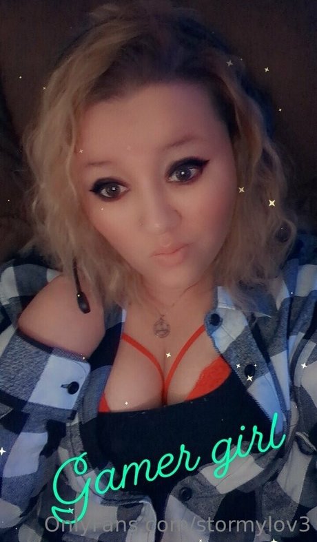 stormylov3 top model pic