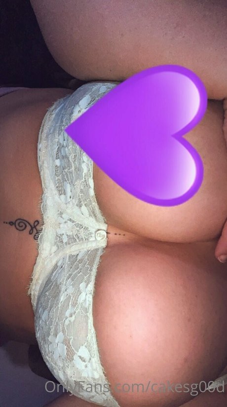 cakesg00d model pornographic photo