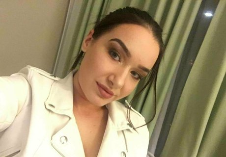 aubrey frost nudes actress images