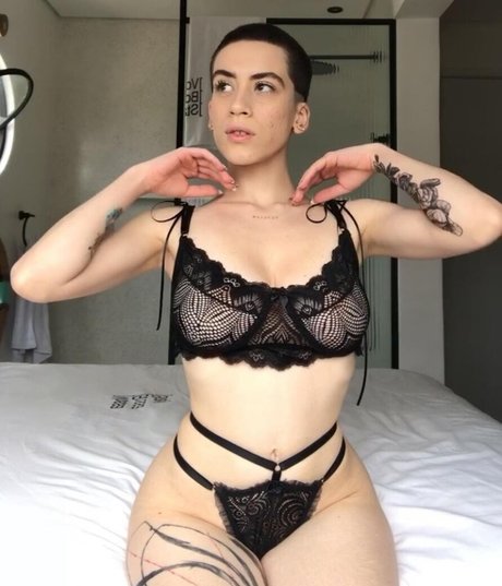 uniquesait pornstar erotic image