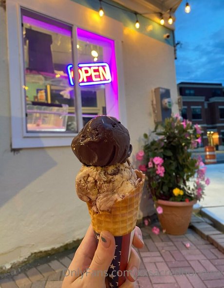 xxsacredhoneyxx model hd archive