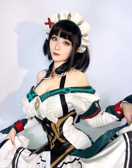 Larissa Rochefort hd model img