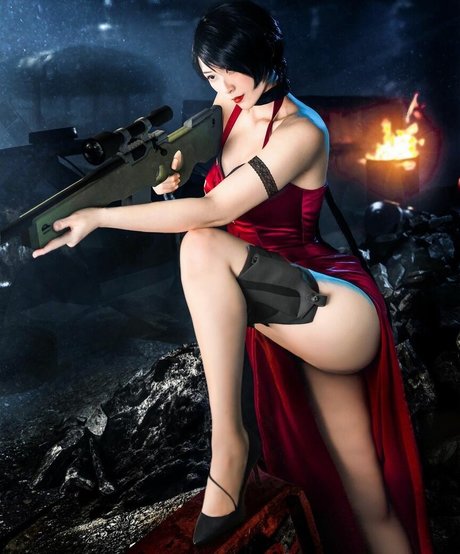 Larissa Rochefort naked model photo