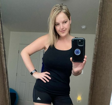 HealthyHappyFitandProud model hot galleries