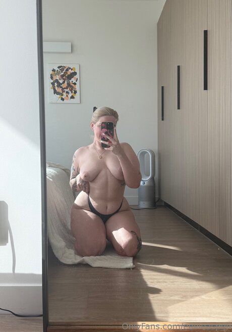 eevieaspen sexy pornstar galleries