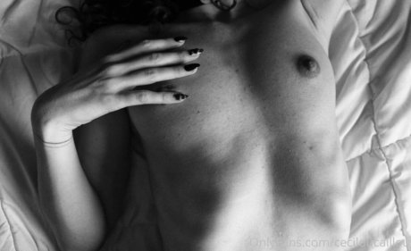 CecilouCaillou xxx model picture