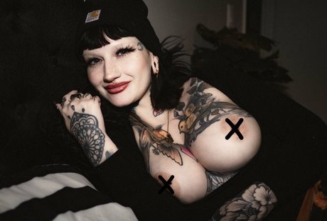 Hviley Rose exclusive star pic